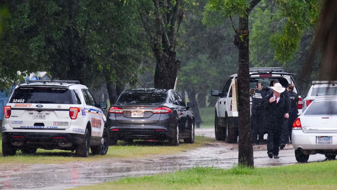 Hallan cuerpo de un recién nacido en baños portátiles de un parque al este de Houston