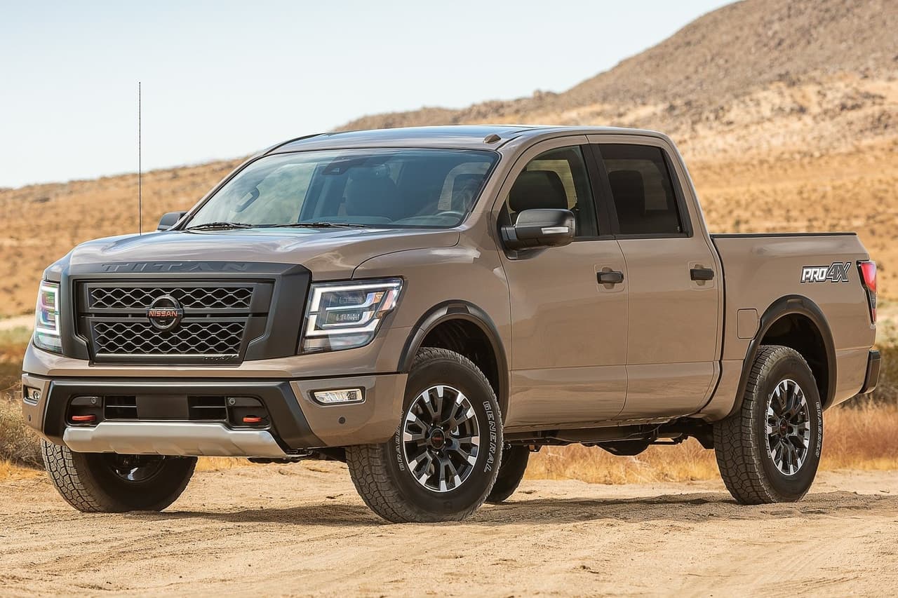 <h3 class="cms-H3-H3"><b>8. Nissan Titan PRO4X 2021 2021</b></h3>
<br>
<br>
<b>Consumo de combustible: </b>17 mpg combinado (15 mpg en ciudad y 21 mpg en carretera)
<br>
<br>
<b>Costo anual en combustible:</b> $3,100
<br>
<br>
<b>Motor: </b>V8 de 5.6 litros
<br>
<br>
<b>Potencia:</b> 400 caballos de fuerza y 413 lb-pie de torque
<br>
<br>
<b>Peso:</b> 5,798 lbs