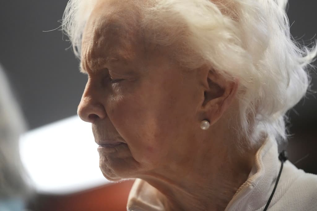 Tampoco faltó al anuncio Joan Andersen VanderMolen, hermana de Kitty Menéndez y quien a sus 92 años se mantiene luchando por la libertad de sus sobrinos Lyle y Erik.