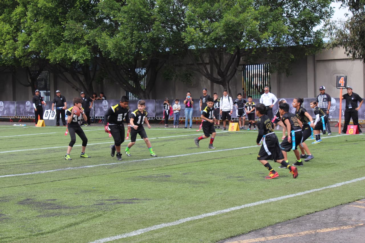 Te invitamos a disfrutar de las mejores imágenes de la visita de los Raiders al 'Coloso de Santa Ursula' promocionando el juego del próximo 21 de noviembre ante los Houston Texans.