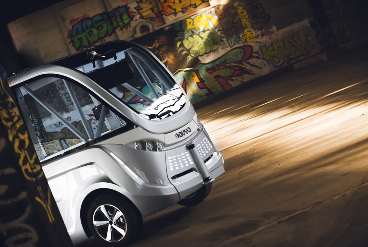 El Navya Arma está equipado con 
<b>sensores de última generación</b> que son c
<b>apaces de comunicarse entre ellos</b> y fundir los datos que obtienen a fin de refinar al máximo el proceso de toma de decisión del vehículo.