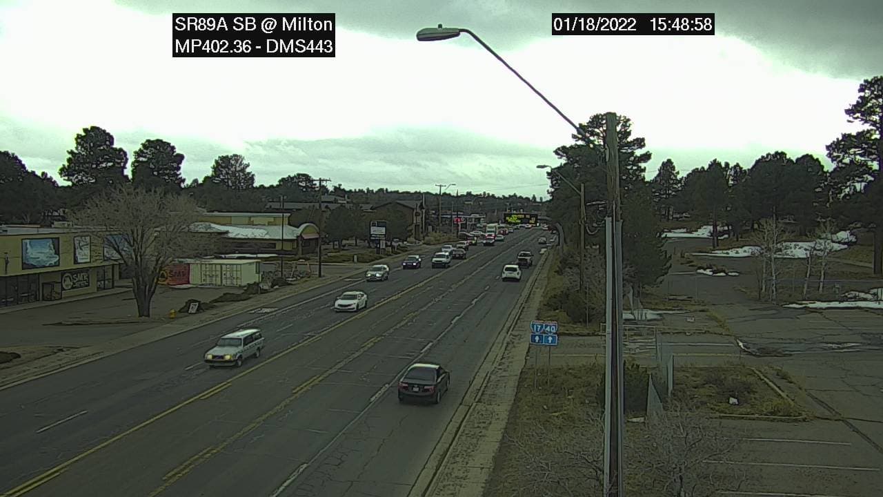 Para información de las carreteras puede llamar al 5-1-1 o visitar el sitio
<a href="https://az511.gov/" target="_blank">az511.gov</a> y suscribirse a las alertas de transito.