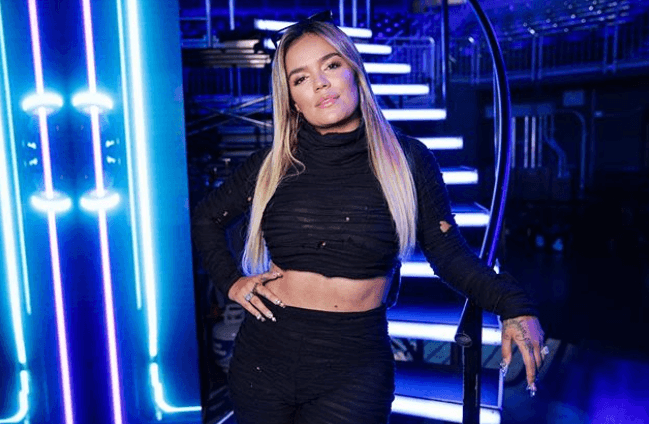 Karol G desbordando sensualidad durante los ensayos. ¡No te puedes perder su actuación!