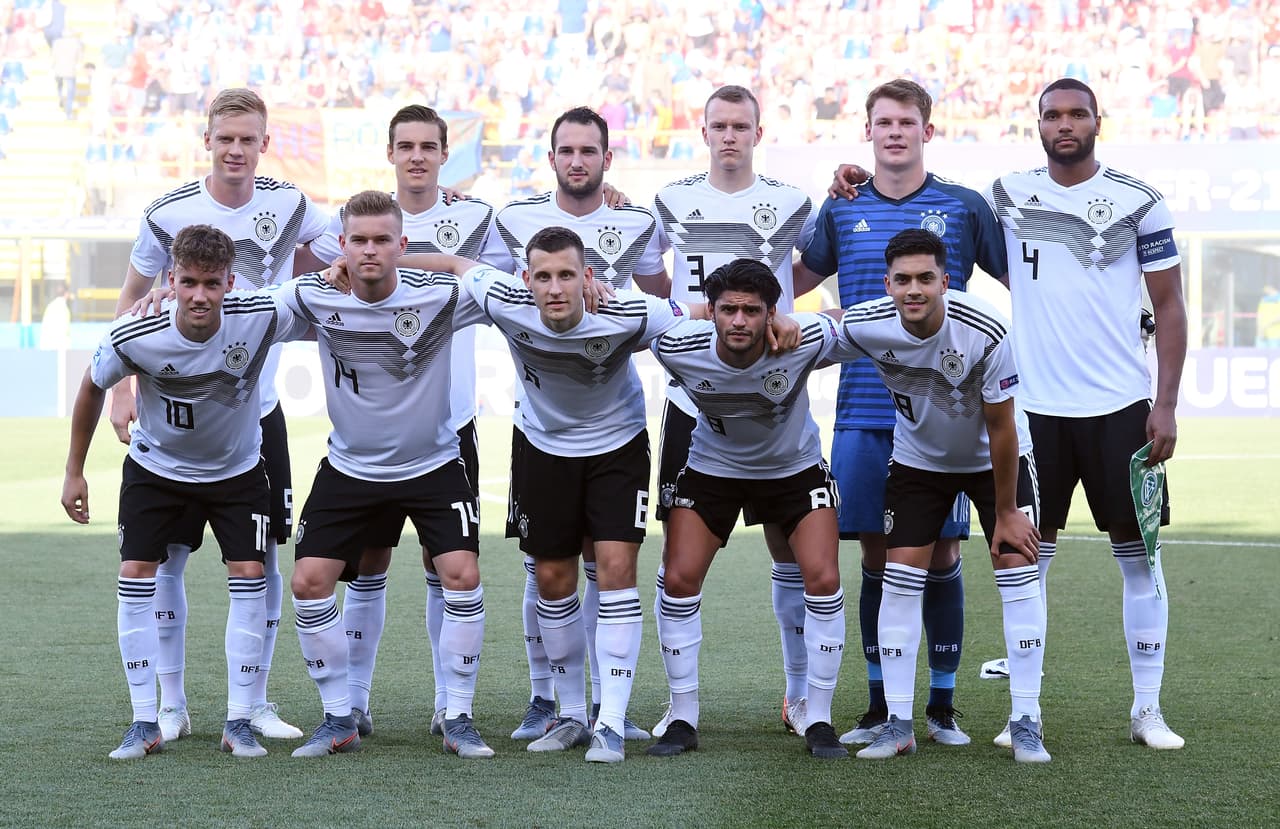 Los teutones formaron con Nübel, Klostermann, Tah, Baumgartl, Mittelstädt, Eggestein, Dahoud, Neuhaus, Amiri, Öztunali y Waldschmidt.