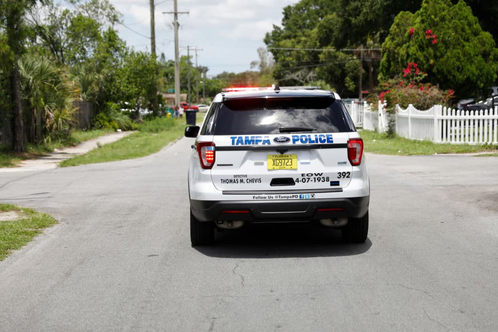 “Se están pasando de la raya”: temor en Tampa por aumento de fondos para programa de control migratorio