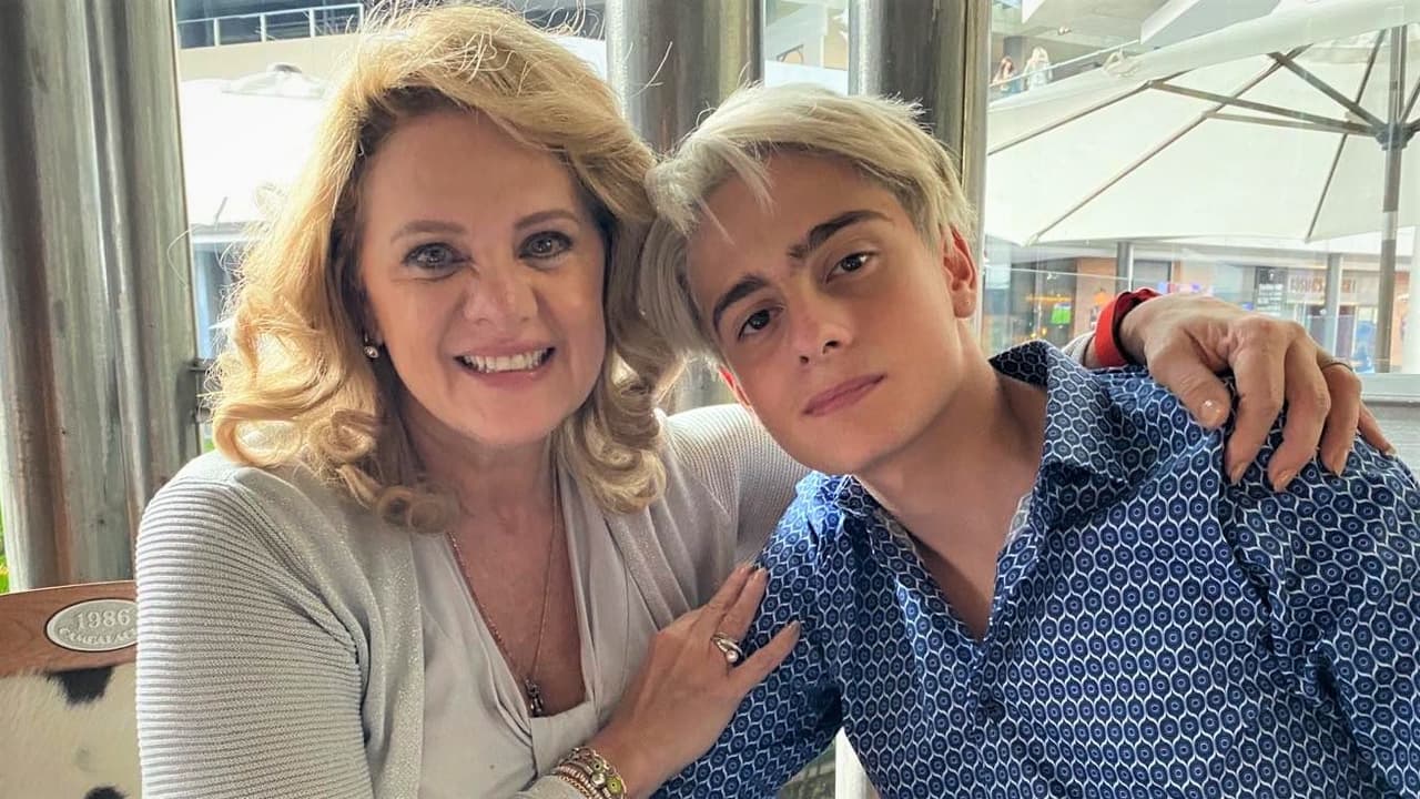 "Espero que lo dejen entrar": Erika Buenfil revela por qué quiere llevar a su hijo de 17 años a un antro