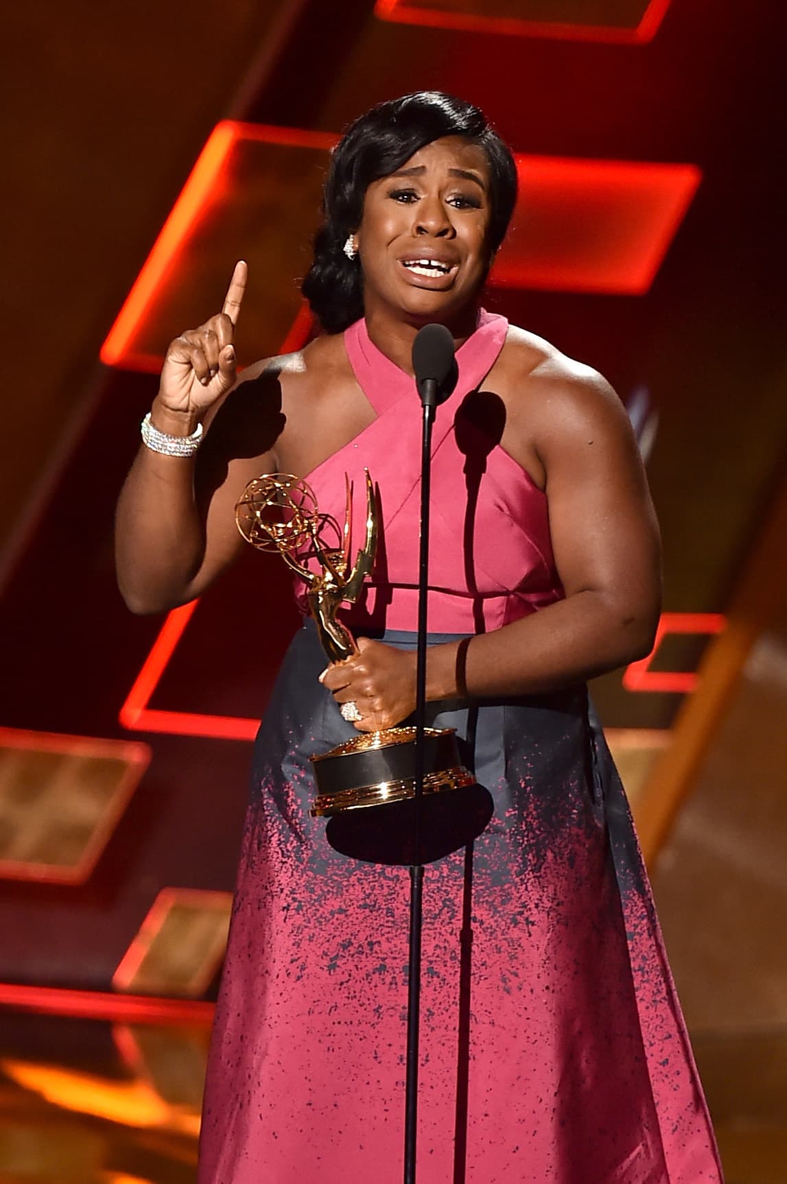 Uzo ganó el premio a Mejor Actriz de Reparto de Serie Dramática gracias a su papel de Suzanne “Crazy Eyes” Warren en 'Orange Is The New Black'.