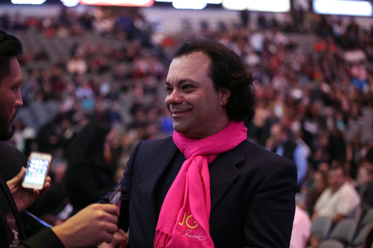 El imitador de Juan Gabriel en Dallas, sin duda tiene un parecido increíble.