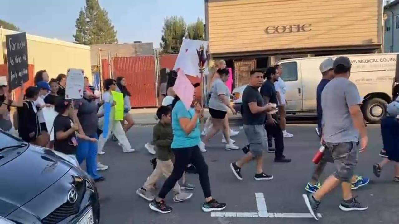 Desde hace casi un año, se informó a los padres que el contrato de renta de las instalaciones llegaría a su fin el 31 de agosto si no se lograba un acuerdo para su compra. A pesar de esta fecha límite, muchos padres aún mantienen la esperanza de que el centro pueda continuar ofreciendo sus servicios al menos hasta el 31 de diciembre.
<br>