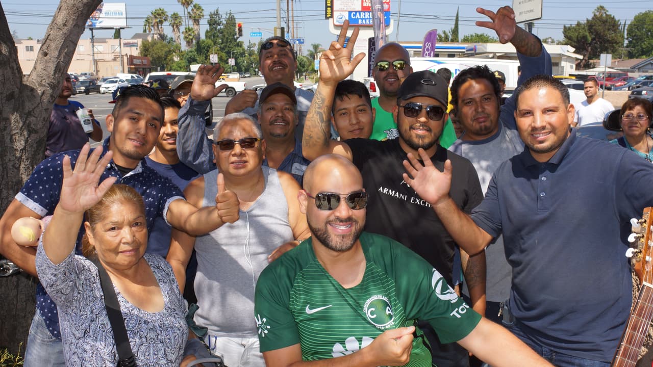 La Hondureña confía en que su selección le gane a México y en un próximo partido, y no tiene problema con seguir pagando apuestas hasta lograr que El Feo y El Pelón sean los que paguen el siguiente reto.