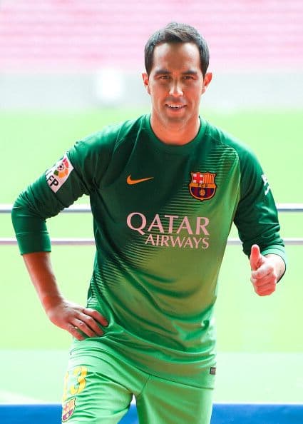 6. CLAUDIO BRAVO. El arquero chileno vio su valor pasar de los 8 a los 13.1 millones de dólares, lo que representa una apreciación del 64.4 por ciento.