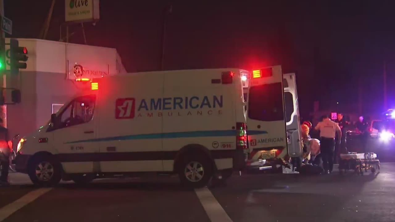 Un conductor choca, atropella a una mujer, intenta huir y es arrestado por la Policía