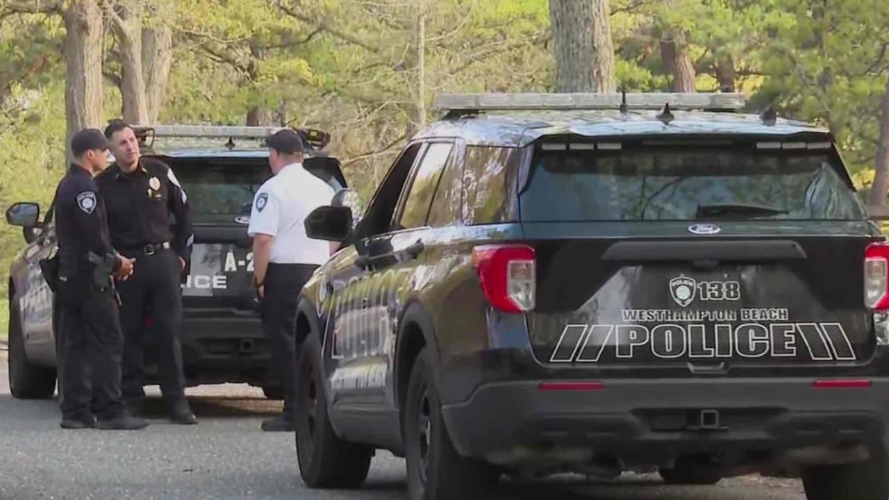 Hijo apuñala a su madre en silla de ruedas en Long Island y es abatido por la policía