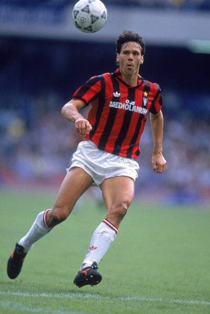 1989: Marco van Basten fue el líder del Milan, gracias a sus 10 goles en esa Copa.