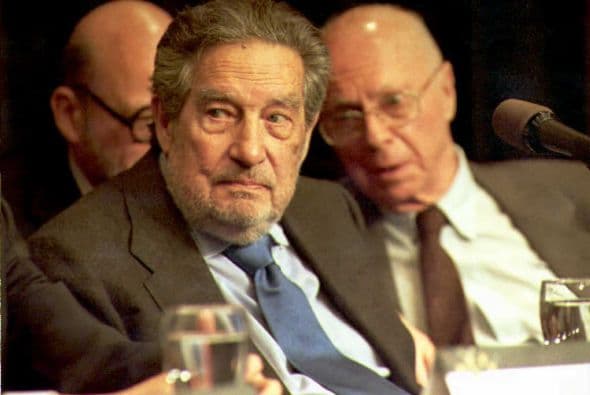 Octavio Paz Lozano. Fue un poeta, escritor, ensayista y diplomático mexicano, Premio Nobel de Literatura en 1990. Se le considera uno de los más grandes escritores del siglo XX y uno de los grandes poetas hispanos de todos los tiempos. En 1980 recibió el Doctorado Honoris Causa por la Universidad de Harvard.