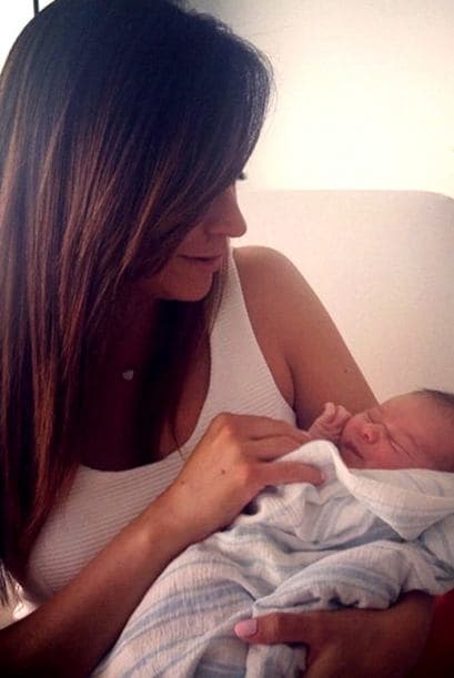 Tan sólo 9 días después de su nacimiento, Satcha no podía entender cómo pudo vivir tanto tiempo sin su bebé.