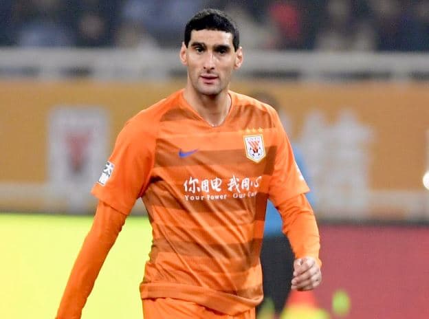 Marouane Fellaini anuncia positivo por coronavirus