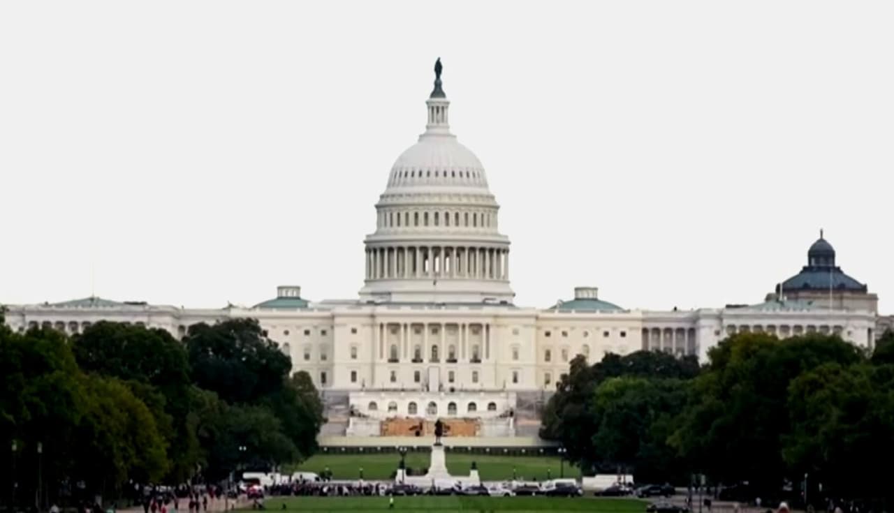 Cierre parcial del gobierno inicia este sábado; legisladores buscan ponerle fin pronto