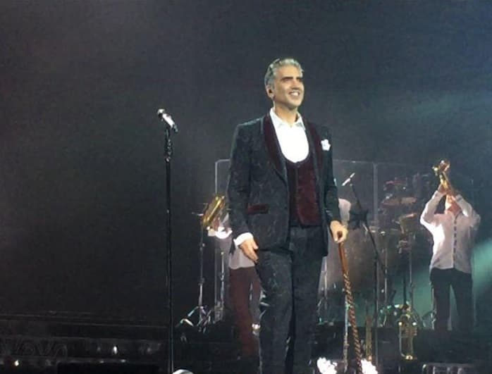 Se nota que Alejandro ya se siente mucho mejor de salud y no podía dejar pasar este momento para apoyar a los mexicanos en Estados Unidos.