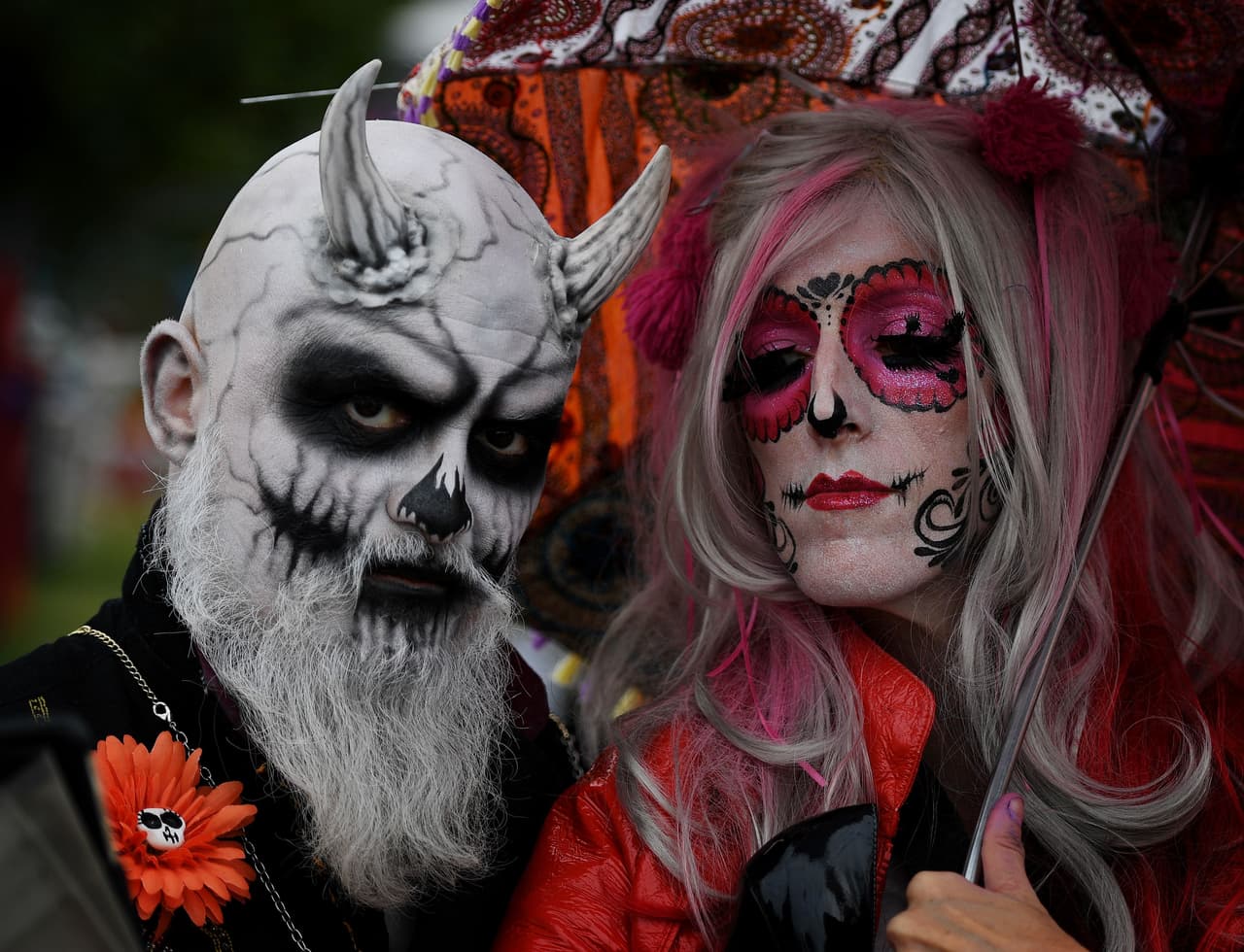 El Forever Cemetery de Hollywood recibió decenas de personas disfrazadas el fin de semana.