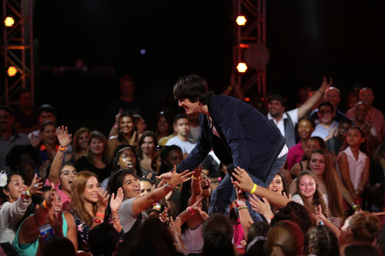 Christopher enamoró a las chicas con su look y convenció a los jueces con su voz.
