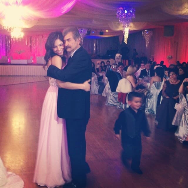 Mientras su papá festeja un año más de vida, los fans de Alejandra Espinoza podrán verla a partir de este domingo 12 de julio en NBL El Reencuentro a partir de las 8P/7C por Univision.
<br>