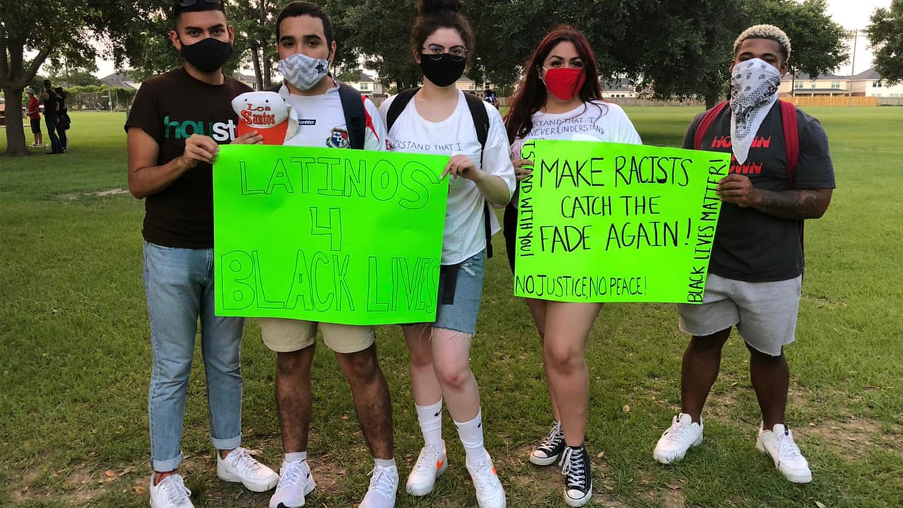 La manifestación se desarrolló de manera pacífica para recordar a George Floyd, quien murió el 25 de mayo luego de un incidente con la policía de Minneapolis.