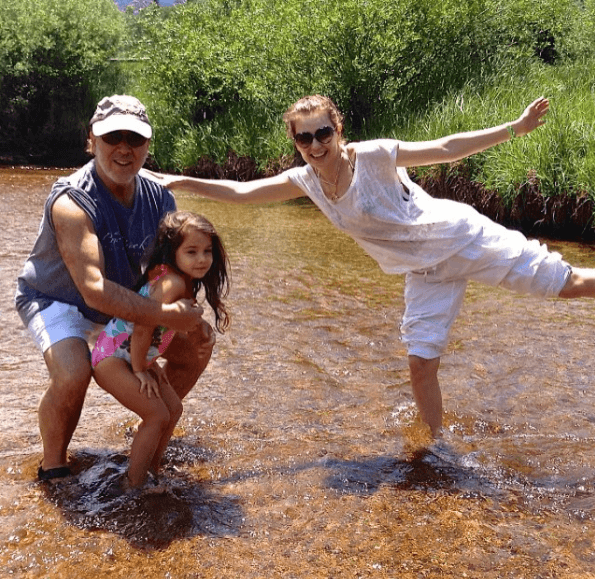 En 2007 la feliz pareja anunció que serían padres, debido a que se encontraban a la espera de quien sería la primera hija de Thalía y tercera para Tommy Mottola.