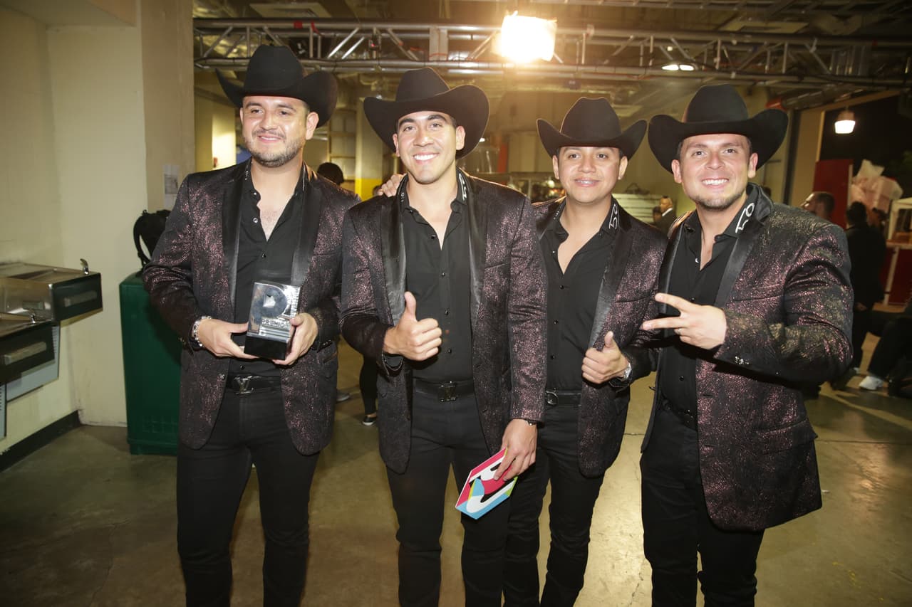 ¿Qué faltó de regional mexicano en Premios Juventud? 