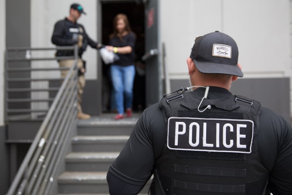 ICE anuncia la implementación de la política de deportaciones aceleradas a nivel nacional