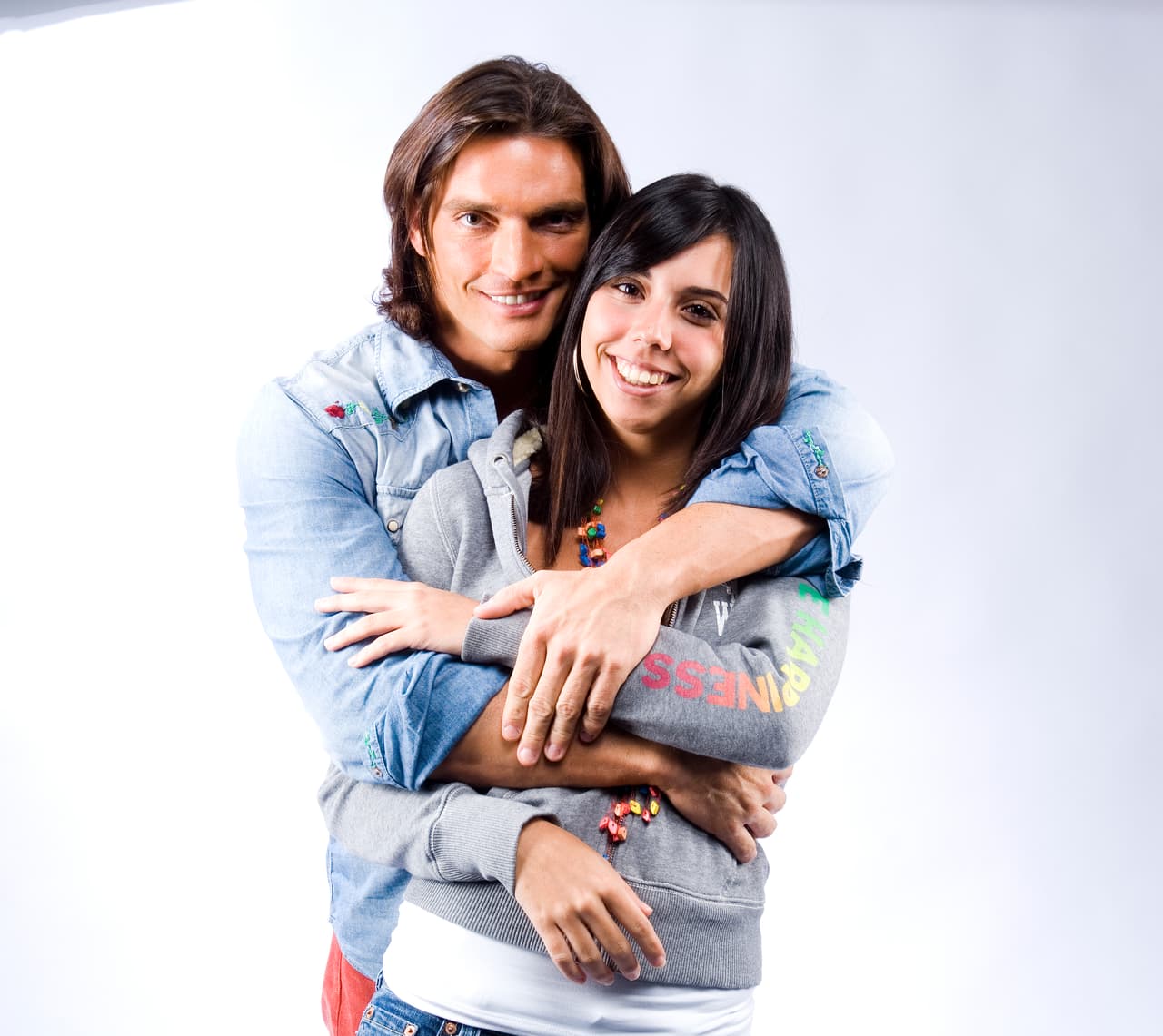 Pero el multifacético Julián Gil contó con el apoyo total de su familia para criar y cuidar de su pequeña hija.