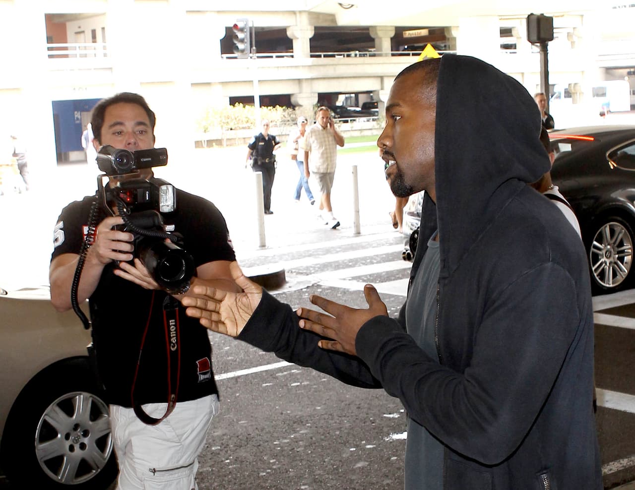 Kanye West tiene fama de ser malvado con los paparazzi.