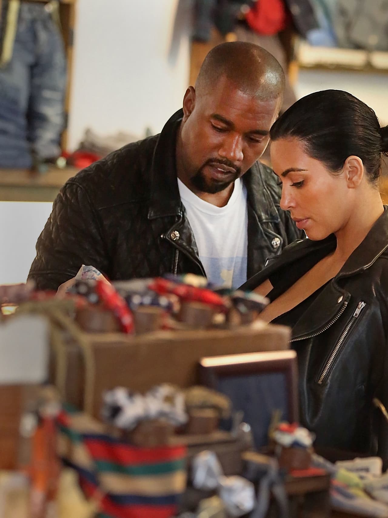 Seguro Kim vestirá con tanta clase a su bebé así como lo hace con su primera hija North West.