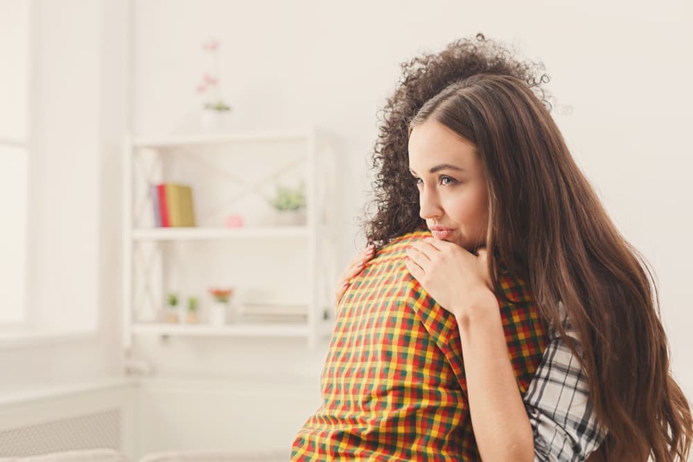 Un Géminis disfraza su envidia explicando que es tan sólo una crítica constructiva o su mera opinión, pero no dejará de reflejar ante los demás un particular sentimiento de superioridad ante aquellos que tienen lo que ellos no, o peor, que sí lo tienen pero los otros no se los valoran.