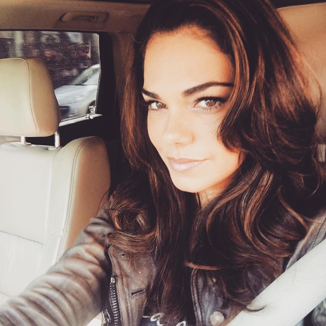 Livia Brito ha tenido que tomar cursos intensivos de primeros auxilios, armas y aviación para darle vida a
<i>La Piloto</i>.