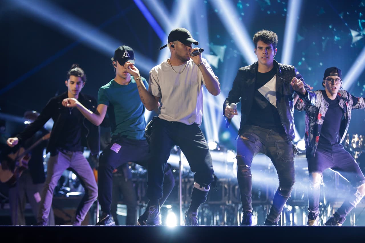 Están nominados en la categoría de Mejor Nuevo Artista y fácilmente pudieran llevarse el gramófono. ¿Será así? Sea como sea el crecimiento de estos chicos ha sido increíble desde que ganaron la primera temporada de La Banda. Te dejamos con lo mejor de su ensayo.