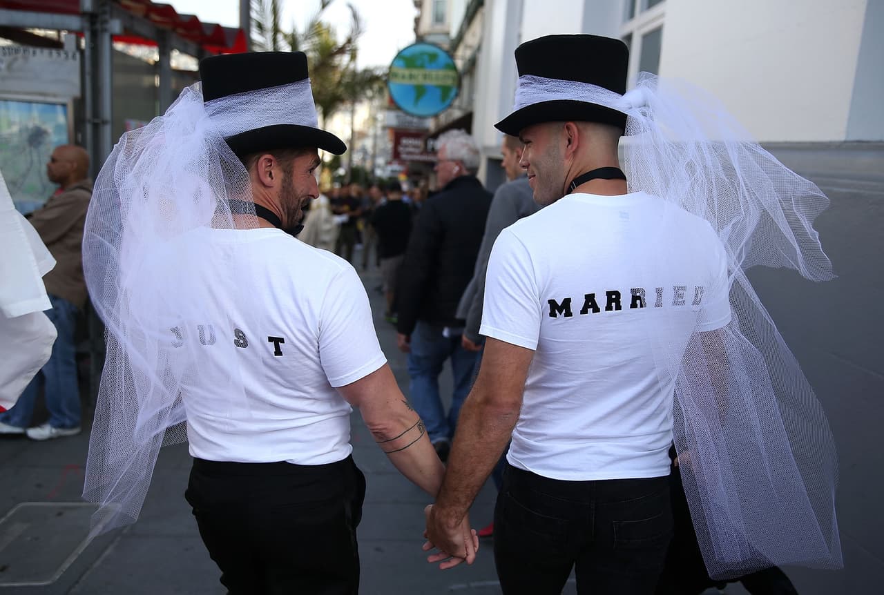 Fiscal de Texas autoriza negativa de licencias a matrimonios gay