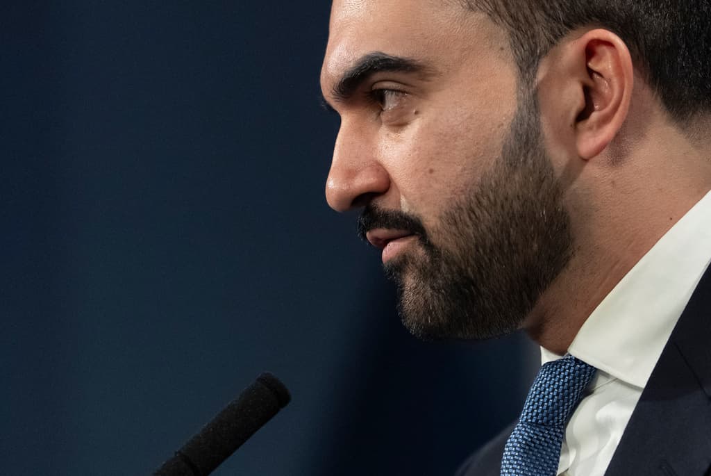 Mamdani busca más impuestos a millonarios ante crisis presupuestaria