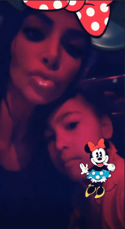 "Hey Minnie", llamó Kim a su hija mayor North, que el próximo mes cumple cinco años.