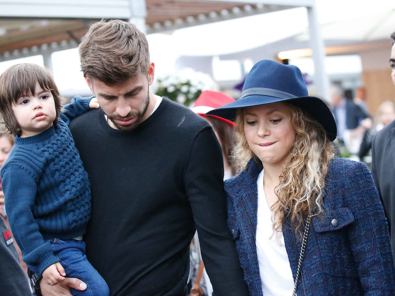 En los 12 años que estuvieron juntos, Shakira y Gerard Piqué nunca se casaron. Se presume que la custodia y guarda de sus hijos era el único asunto legal que los ataba. 
<br>