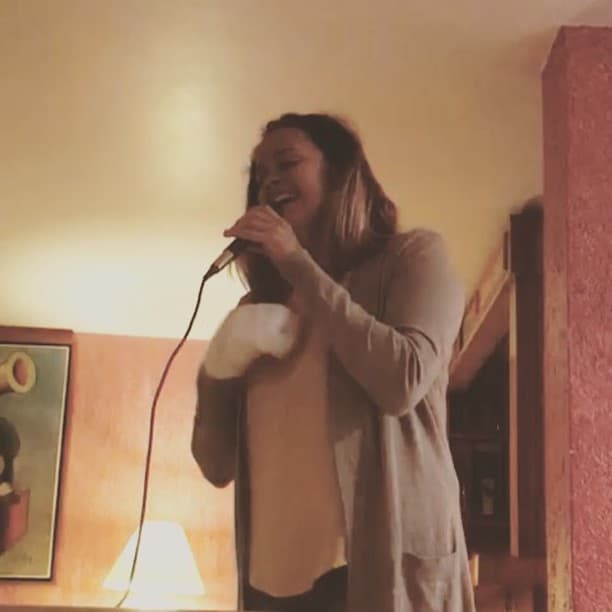 "
<b>Estoy redondita</b>, pero no importa porque estoy muy sana.
<b>Qué mujer no engorda y adelgaza</b>", dijo.