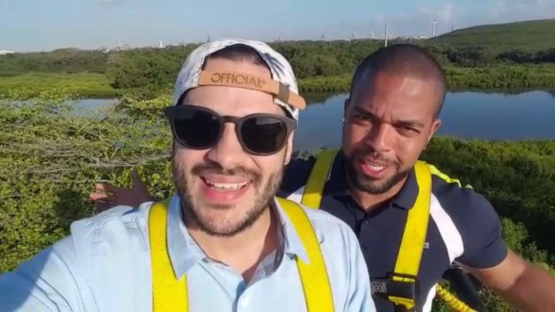 Víctor Santiago y José "El Negro" Figueroa regresan con Estos Dos Sin Frenos para ponerte a gozar.