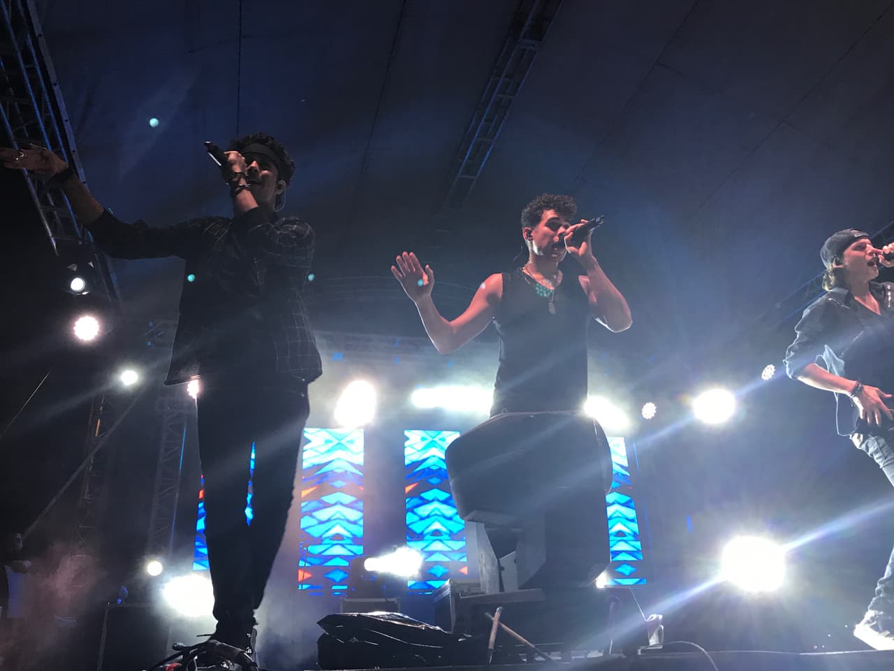 CNCO creó un pandemonio durante su presentación en el KQ Sunset.