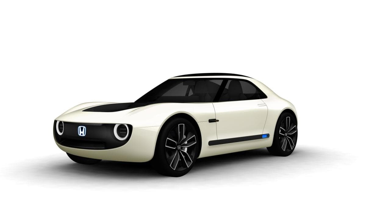 <b>Honda Sports EV Concept</b>
<br>Un biplaza eléctrico con aire retro, citadino. Es un ejercicio de diseño muy diferente a lo que habíamos visto en Honda. Como su nombre lo dice, es un carro eléctrico que trabajará también bajo el concepto de Inteligencia Artificial.