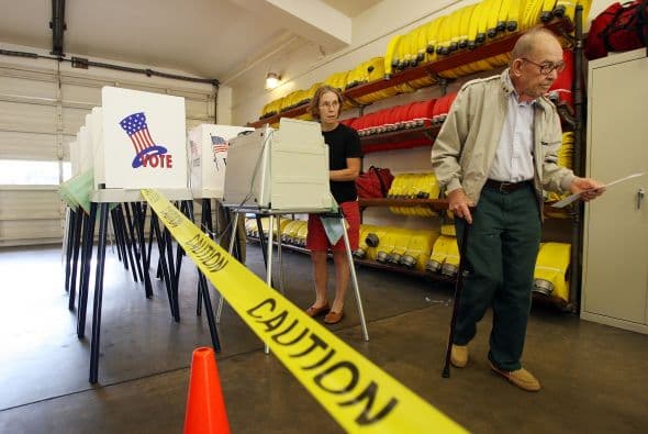 También es posible que dos candidatos del mismo partido sean los dos primeros en junio y tengan que competir entre sí en noviembre. ¿No sabe dónde votará? Lugares de votación por condado y Guía del Votante. Fuente: easyvotergide.org