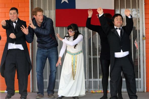 Más bien le entró a una coreografía montada por jóvenes con discapacidad.