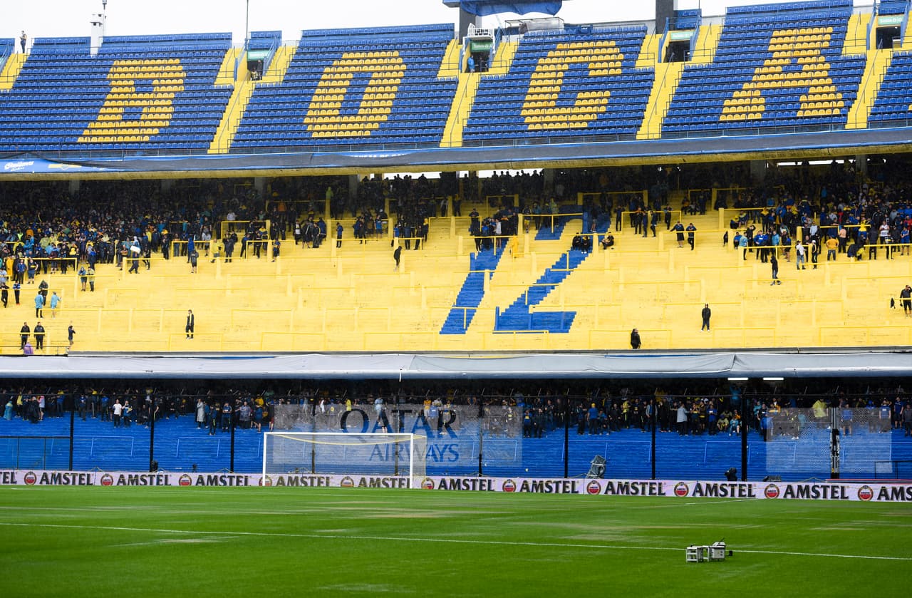 Y es que por momentos la lluvia paraba, baja en intensidad, pero luego volvía a amenazar el juego.