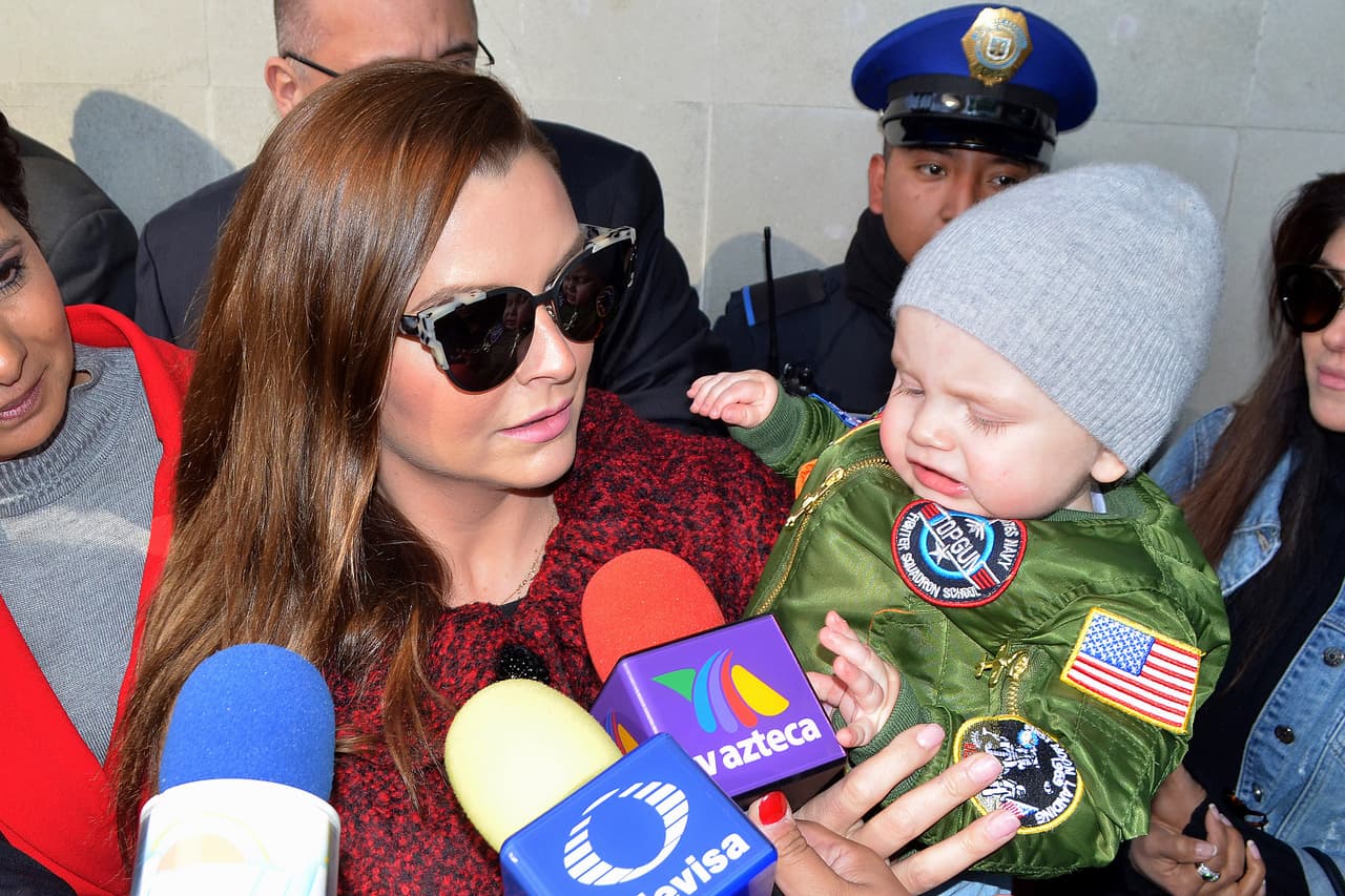 Esta semana, en entrevista con el programa 'Un nuevo día', Marjorie de Sousa fue cuestionada sobre la ausencia del padre de su hijo y 
<b><a href="https://www.univision.com/shows/despierta-america/julian-gil-esta-siendo-castigado-por-no-ver-a-matias-abogada-de-marjorie-de-sousa-responde-que-esta-pasando-video">qué le dirá cuando el pequeño pregunte por su papá</a></b>, un momento para el que confesó no está preparada.