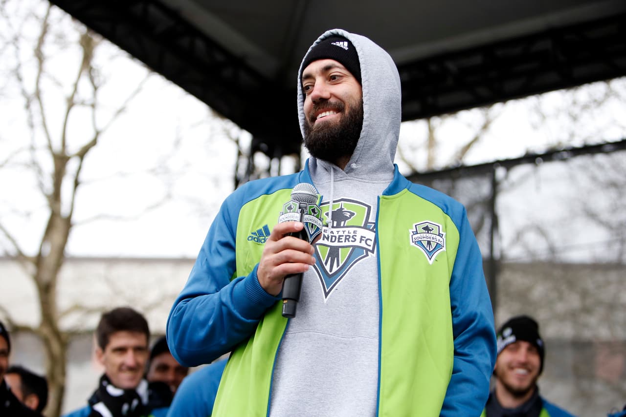 Seattle Sounders sigue esperando por Clint Dempsey pero ya comenzó a reforzarse para 2017