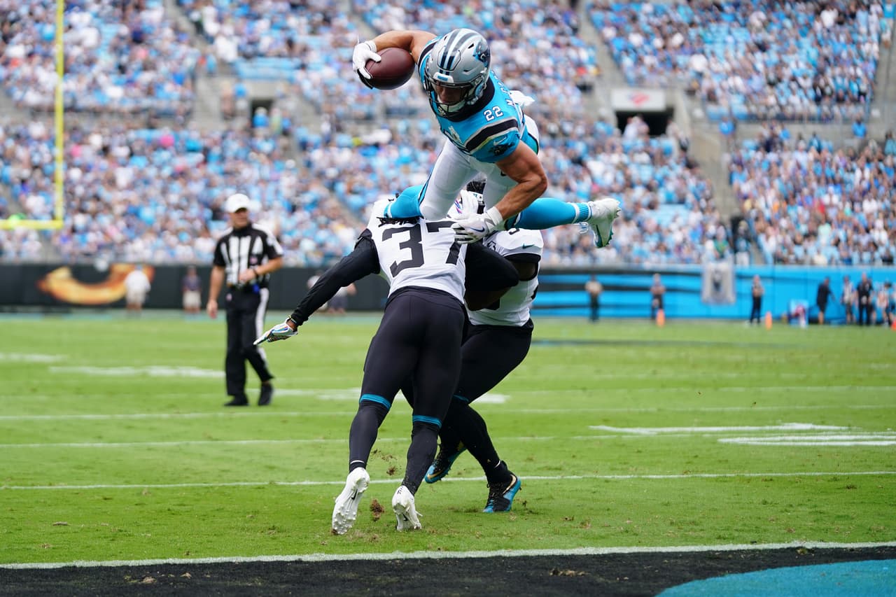 Jacksonville Jaguars 
<b>27-34</b> Carolina Panthers. Touchdown de McCaffrey, quien pasa por encima de Tre Herndon.